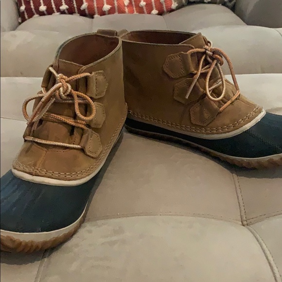 Sorel Out and About Ankle Boots - Picture 2 of 8